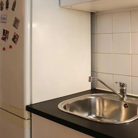 Bright And Practical Love Nest In Paris's Heart Parijs